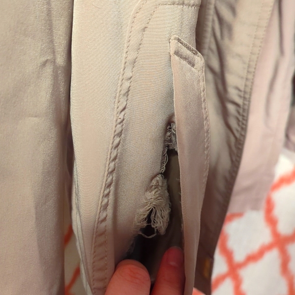 Women's Rain Jacket - Picture 4 of 6